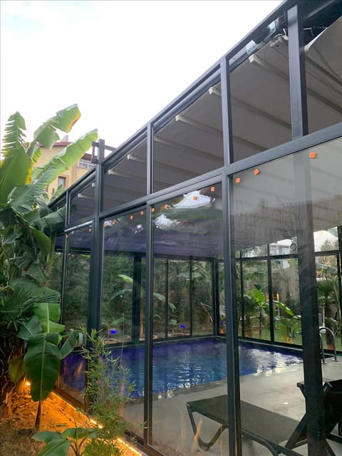 listing card gallery