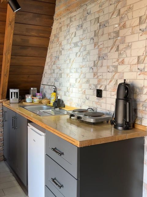 listing card gallery