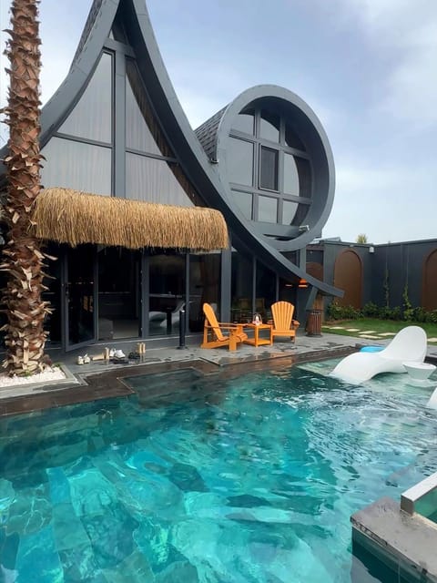 listing card gallery