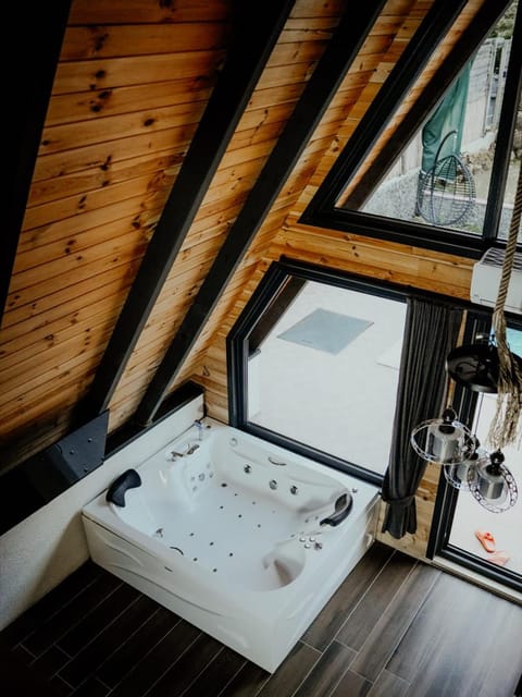 listing card gallery