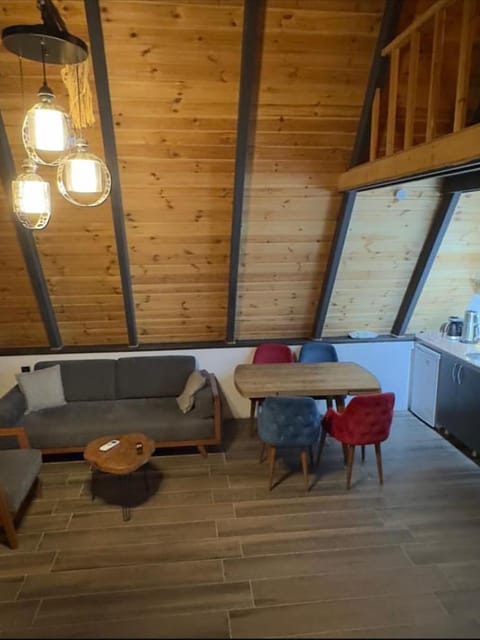 listing card gallery