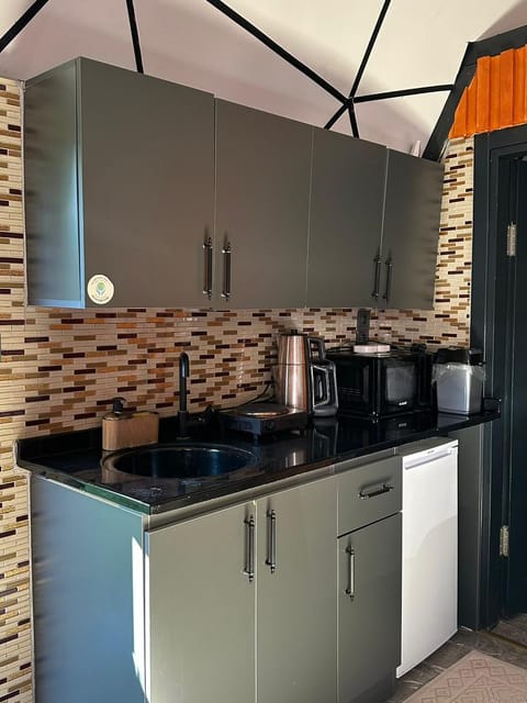 listing card gallery