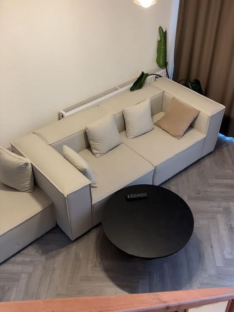 listing card gallery