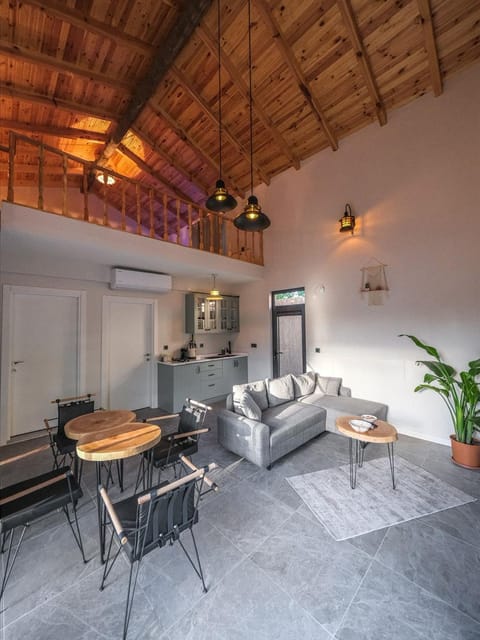 listing card gallery