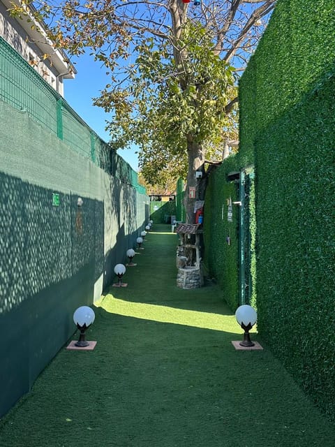 listing card gallery