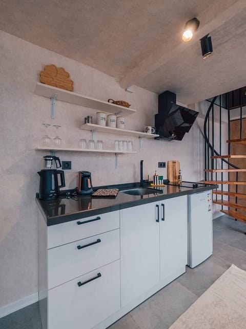 listing card gallery