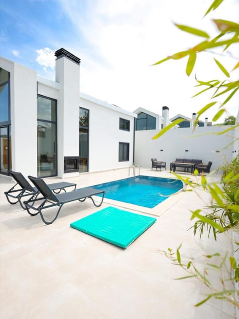 listing card gallery