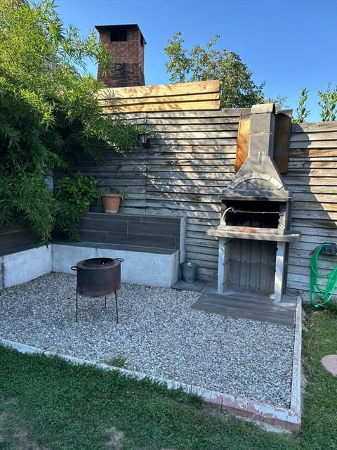 listing card gallery