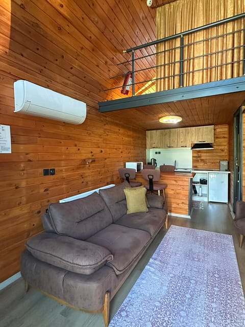 listing card gallery