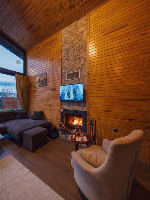 listing card gallery