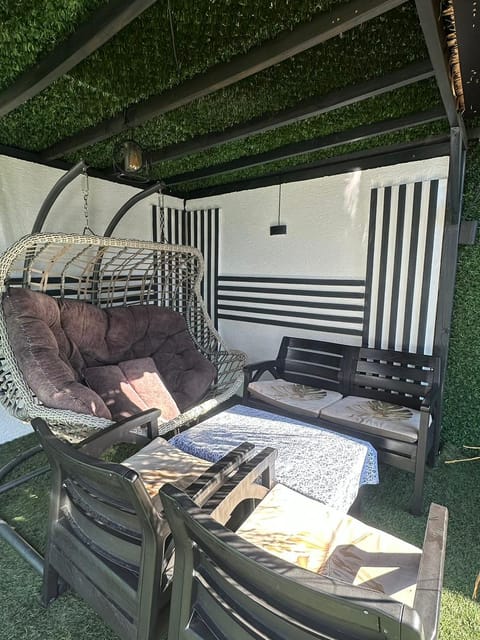 listing card gallery