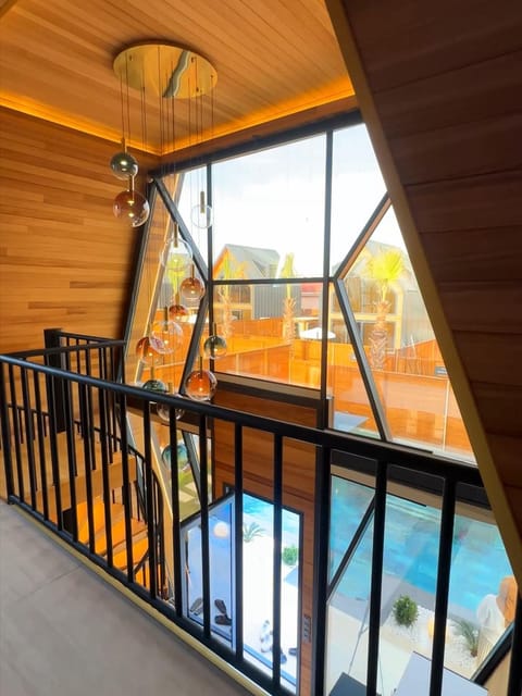 listing card gallery