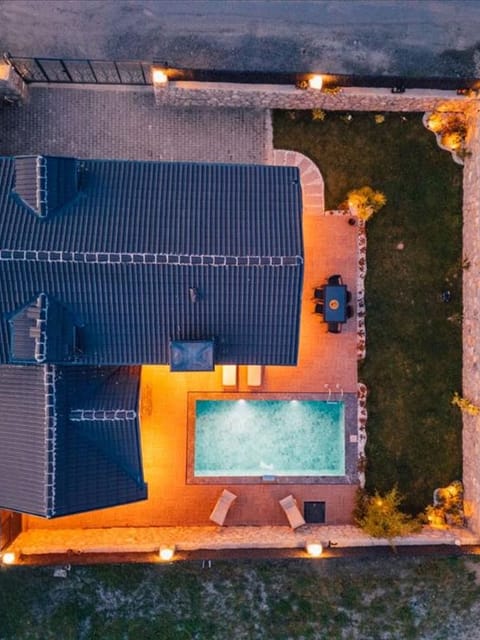 listing card gallery