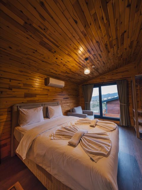 listing card gallery