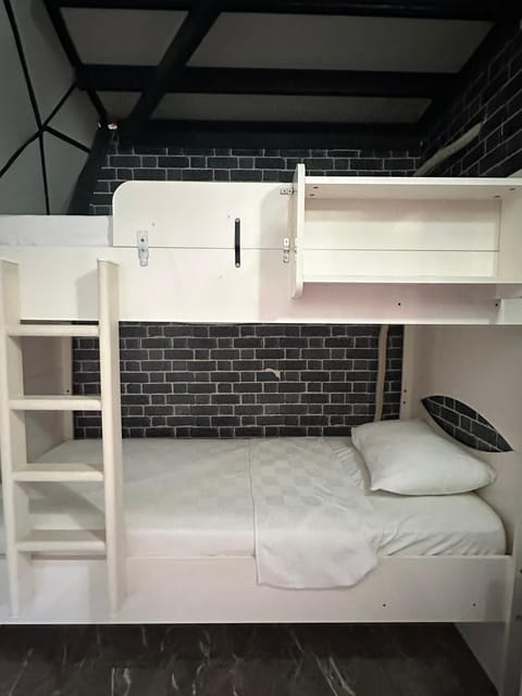 listing card gallery