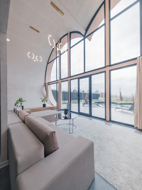 listing card gallery