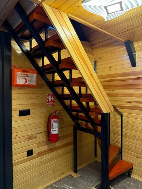 listing card gallery