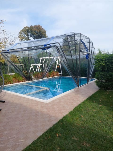 listing card gallery