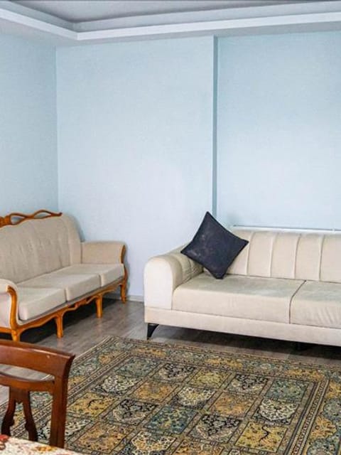 listing card gallery