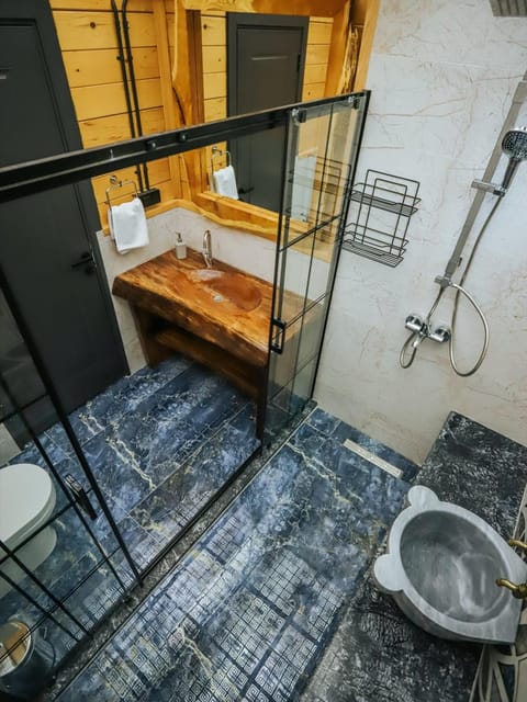 listing card gallery