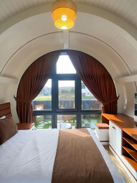 listing card gallery