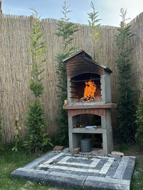 listing card gallery