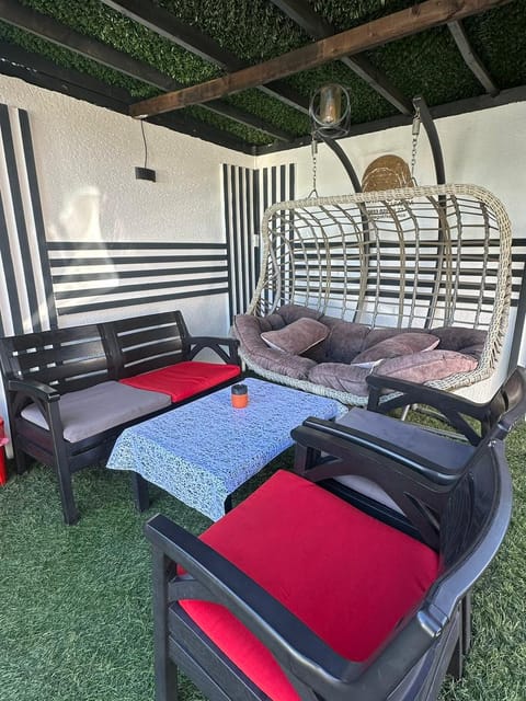 listing card gallery