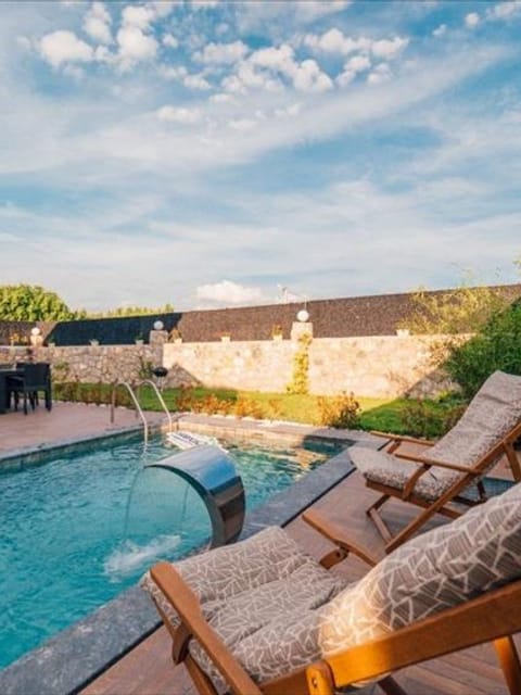 listing card gallery