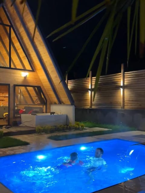 listing card gallery