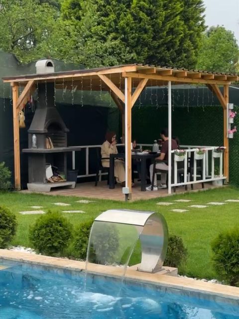 listing card gallery