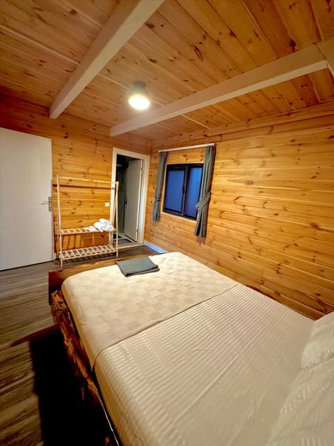 listing card gallery