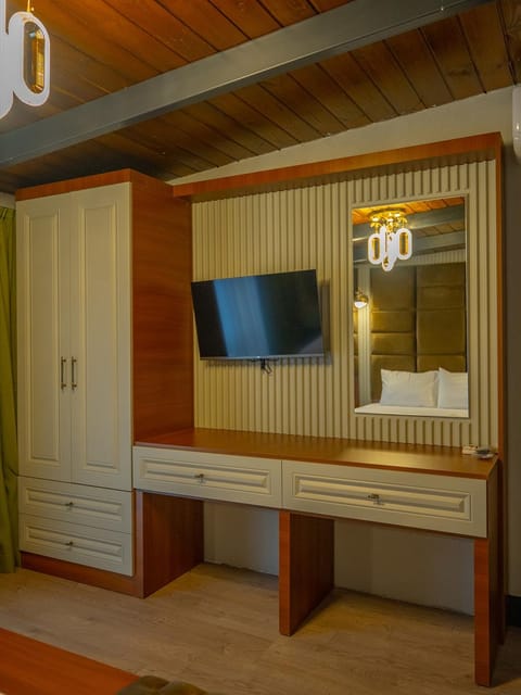 listing card gallery