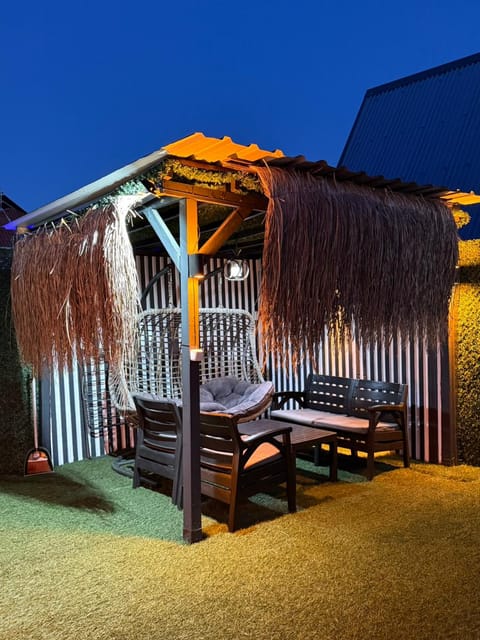 listing card gallery