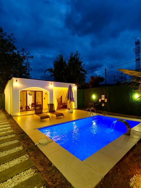 listing card gallery