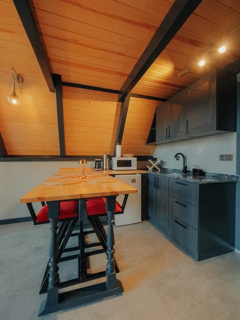 listing card gallery