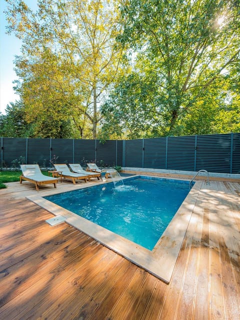 listing card gallery